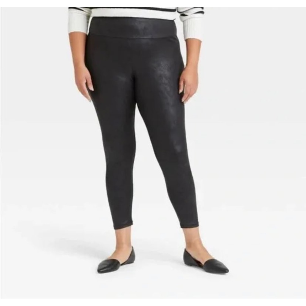 AVA & VIV High Waisted Faux Leather Liquid Shine, Plus Size 1X (16W/18W)‎